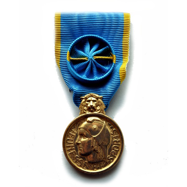 Attribution de la Médaille de la jeunesse, des sports et de l