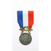 MEDAILLE COURAGE ET DEVOUEMENT ARGENT 1ere classe